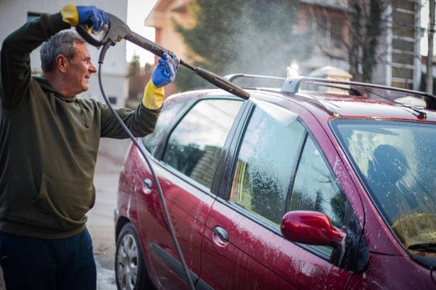Best Garage Pressure Washing  in Fremont, MI